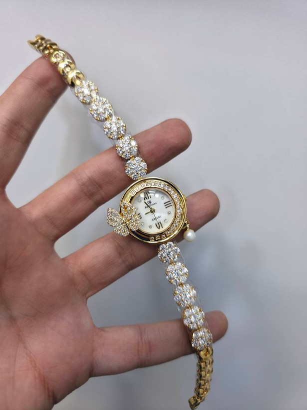 ساعت زنانه نگین دار مجلسی رویال کرون-s1001