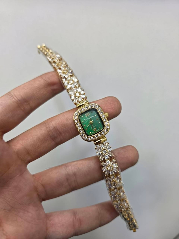 ساعت زنانه نگین دار مجلسی رویال کرون-S1002