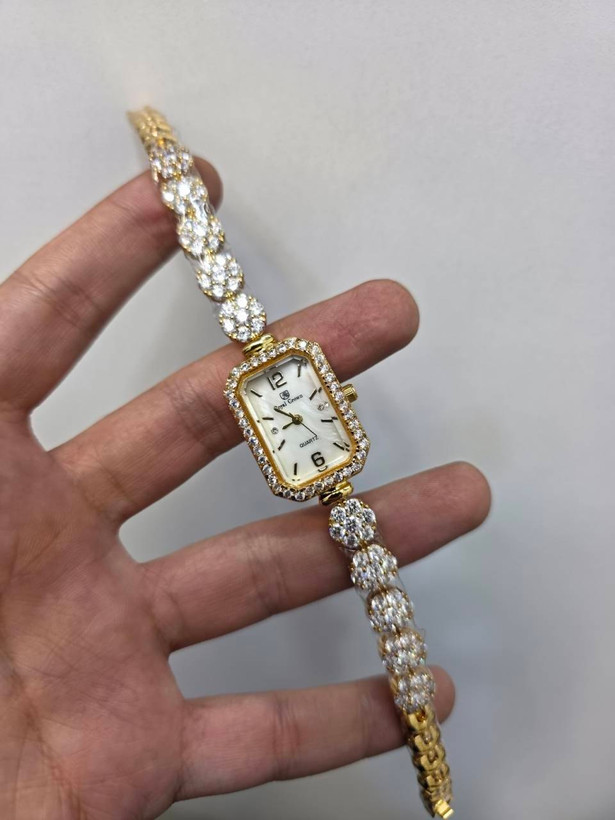 ساعت زنانه نگین دار مجلسی رویال کرون-S1004