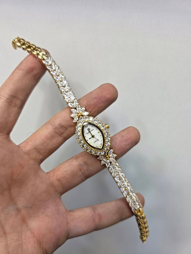 ساعت زنانه نگین دار مجلسی رویال کرون-S1004