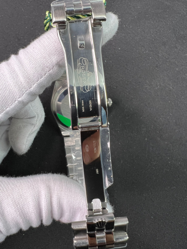 ساعت مردانه رولکس لند دولر Rolex Land Dweller