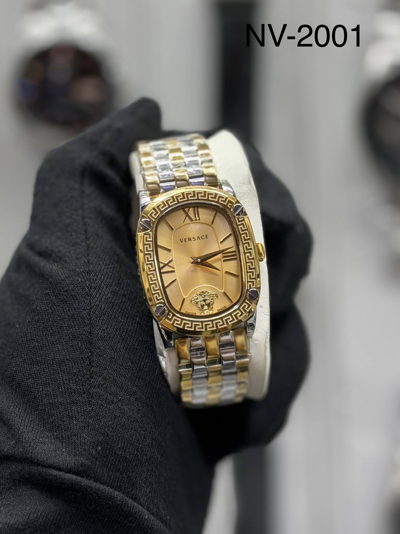 ساعت زنانه ورساچه versace