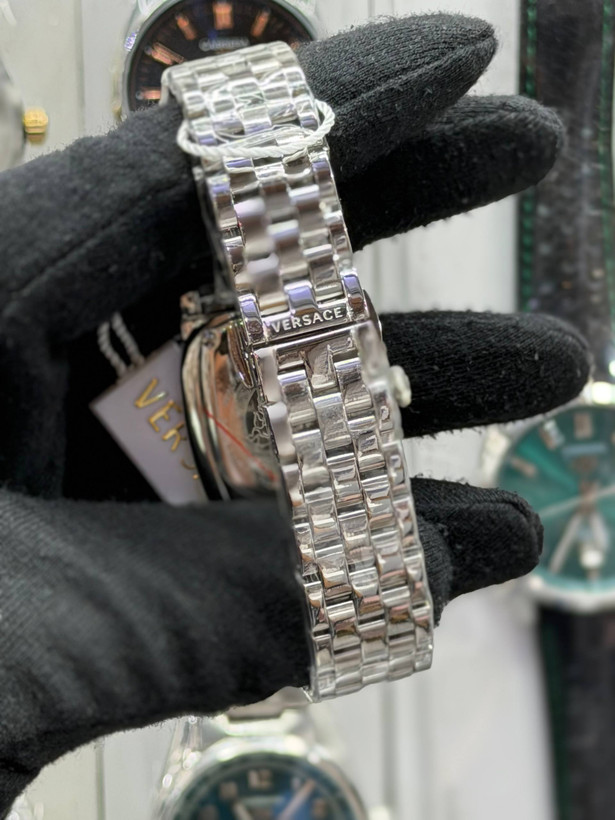 ساعت زنانه ورساچه versace